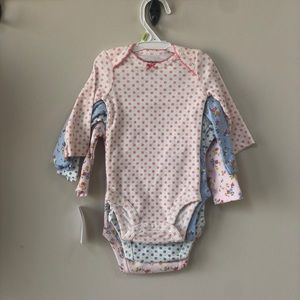 Carter’s floral 3 piece bodysuit set